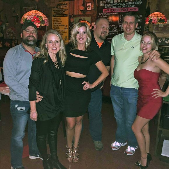 Meet the Posher - Picture 5 of 8